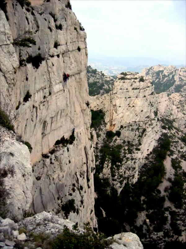 Calanques, voie de l`Ecaille à la Mounine