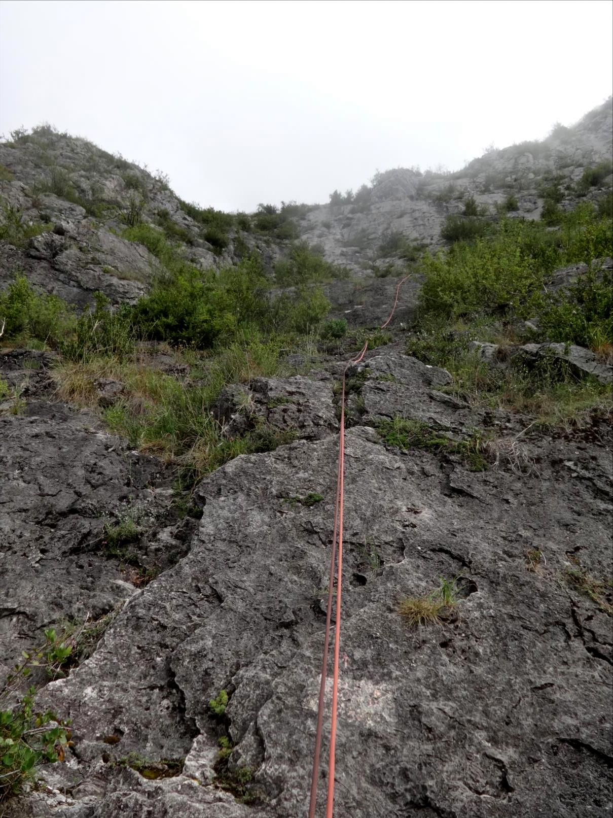 Roc de Calamès, voie `Prélude`, attaque, Ariège