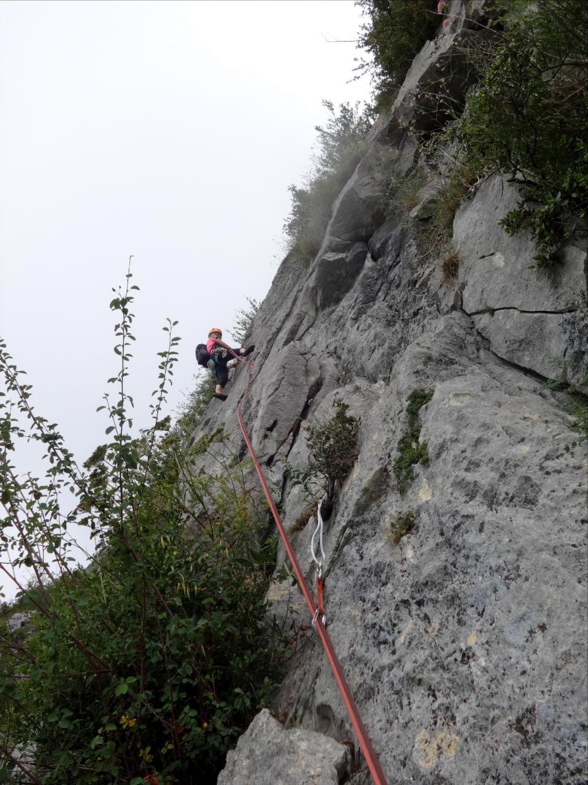 Roc de Calamès, voie `Prélude`, longueur L3, Ariège