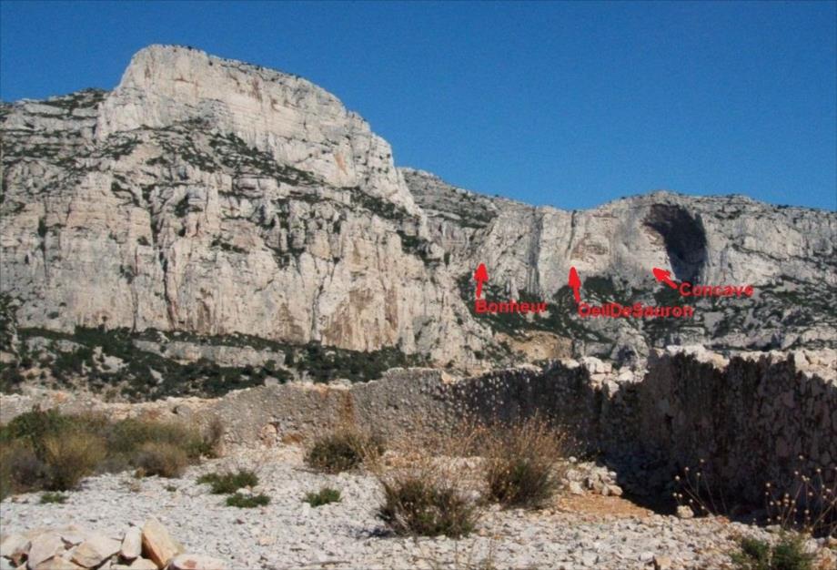 Grandes voies d`escalade au Val Vierge des Calanques