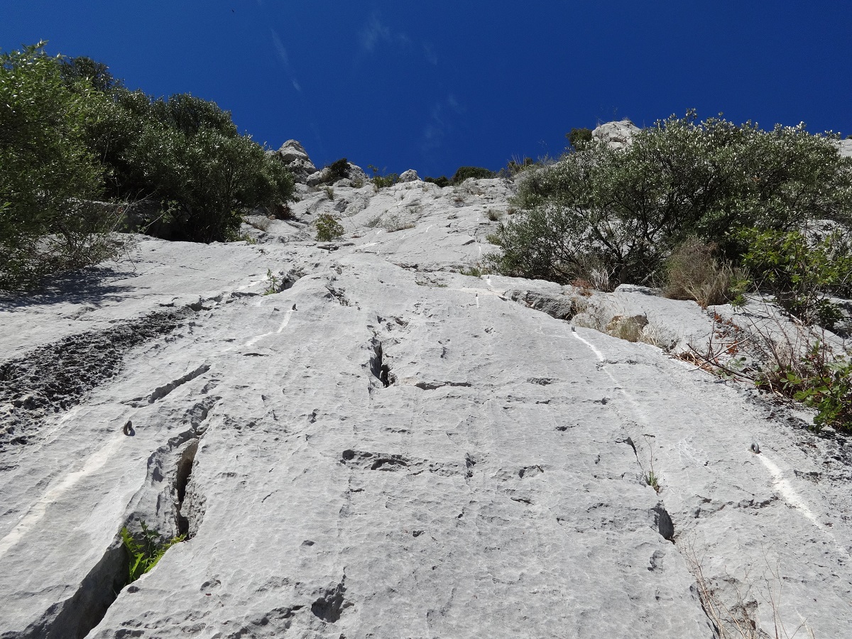 Coudon, voie `Bains publics`, longueurs L2 et L3, Provence