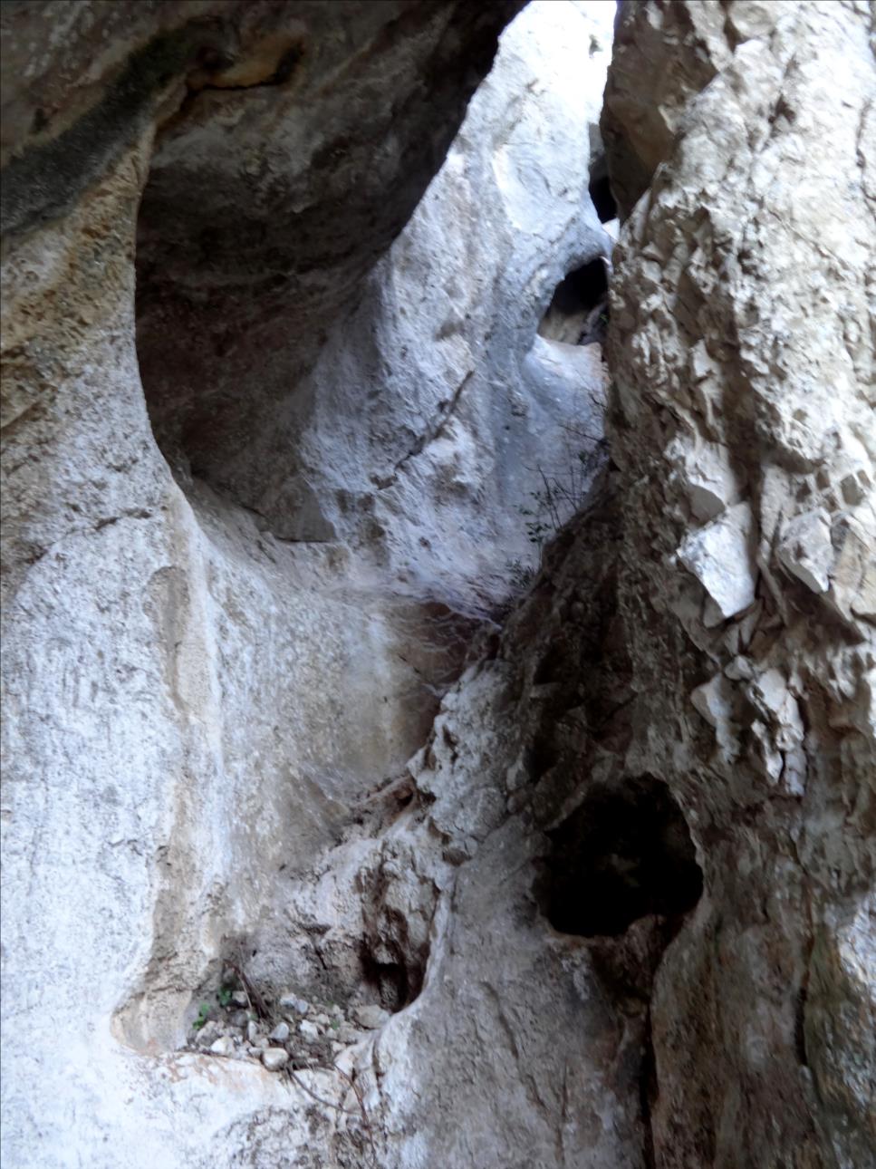 Voie Ave Caesar, Gorges du Destel, longueur L4 à boyau