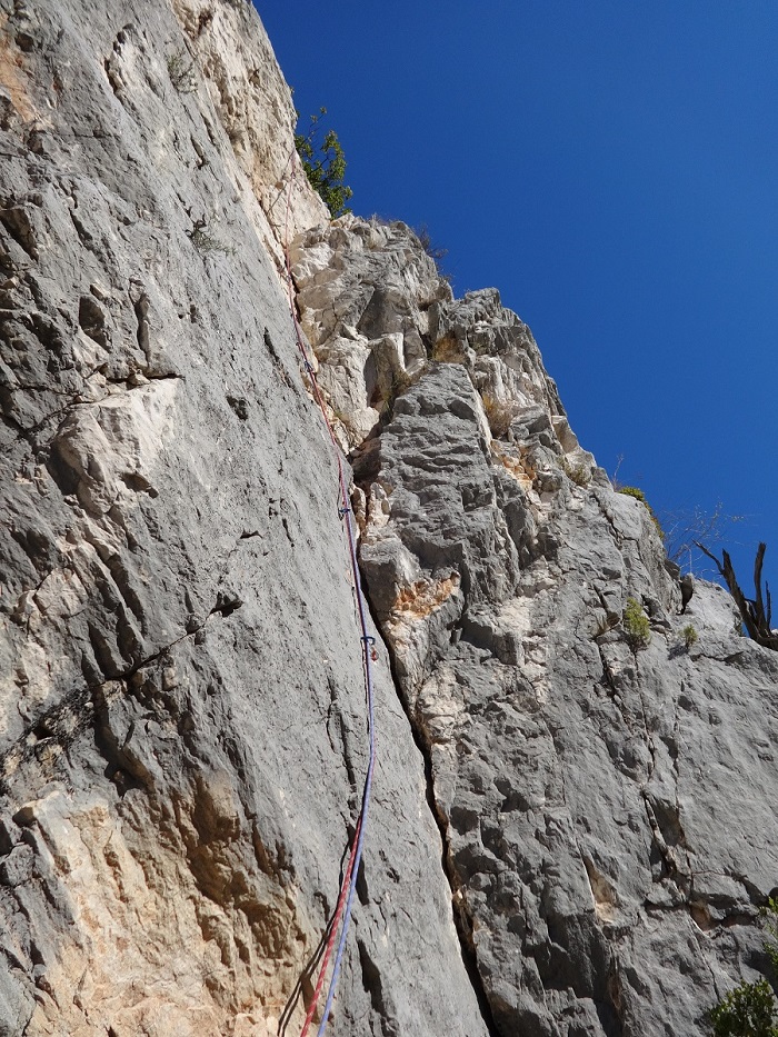 Gorges du Destel, voie `Donjons et dragons`, longueur L5, Provence