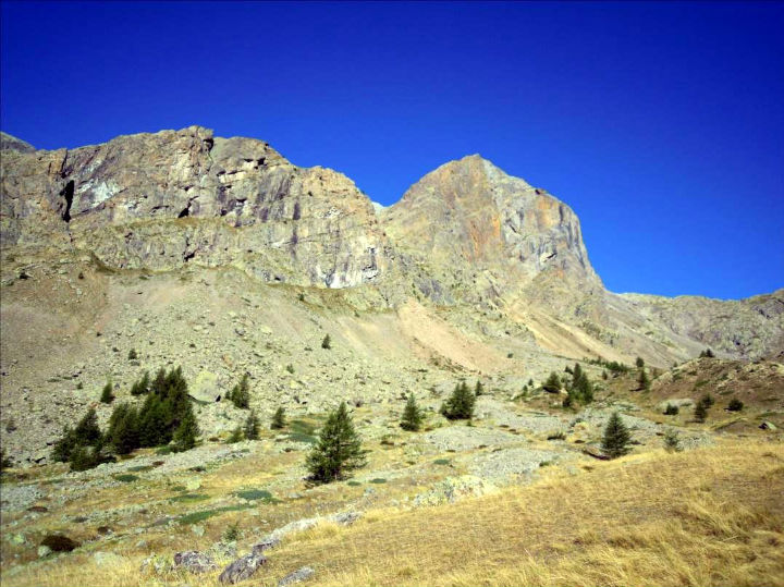 Rocher du Pierron de l`Eychauda, voie `Y a pas le feu au lac (Oisans)