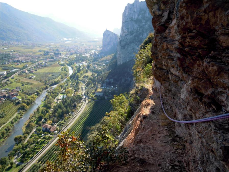 Monte Colt à ARCO (lac de Garde), voie `La Cengia Rossa`