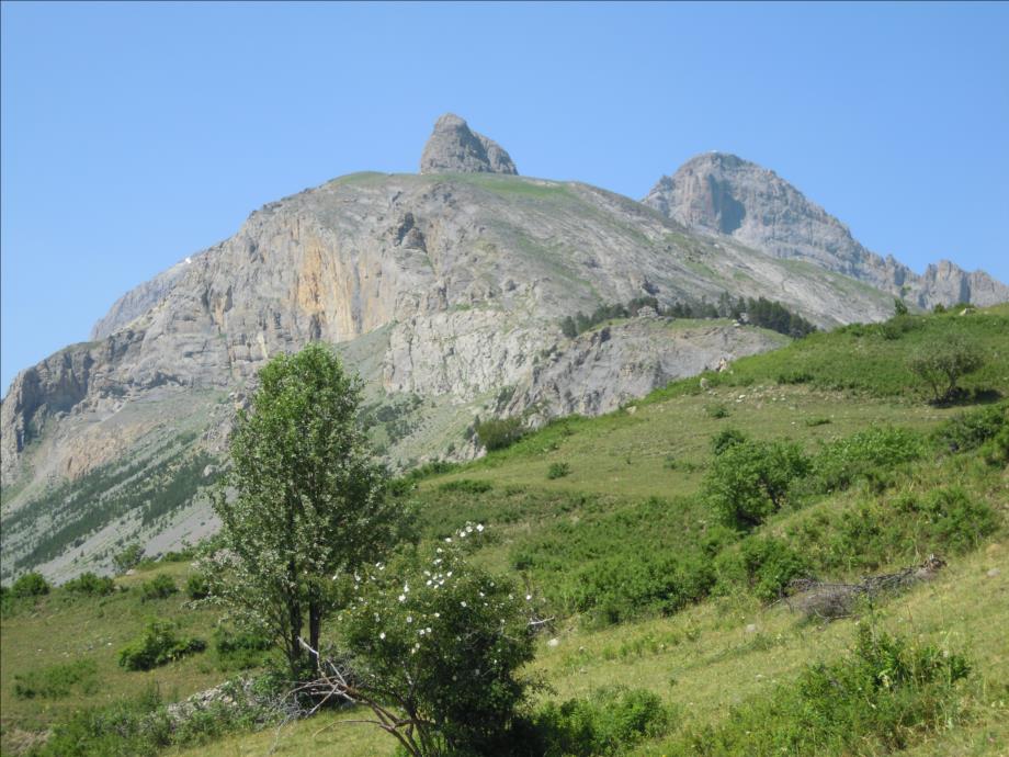 Voie de l`UNCM, Roche Robert, Cerces près de Briançon