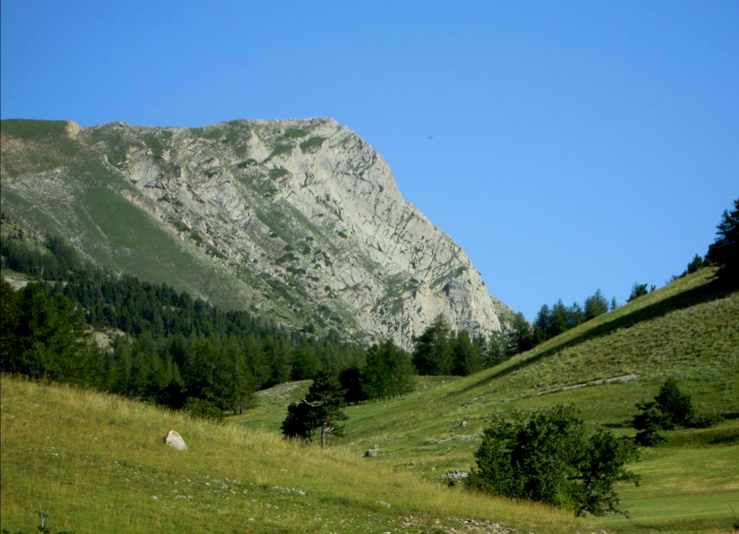 Dévoluy, Pic de l`Aiguille près du Pic de Gleize