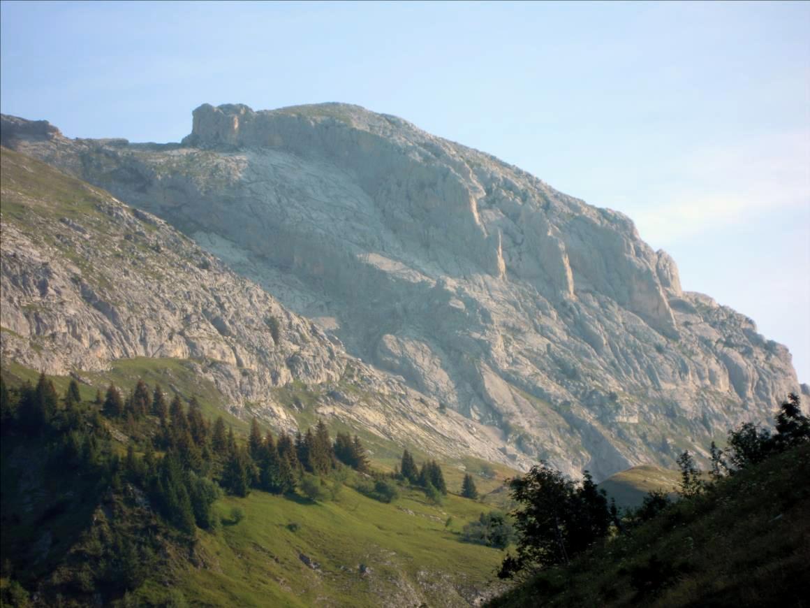 Pointes du Midi, voie `Les Demoiselles du Grand Beau`, Aravis