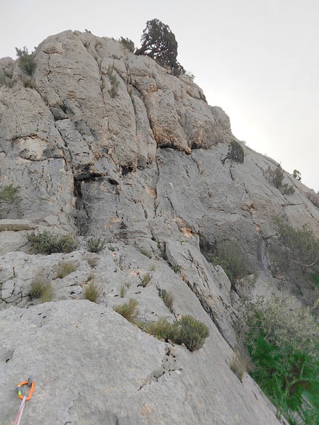 L`éperon du génévrier, Mont Faron, Provence, longueur difficile L3