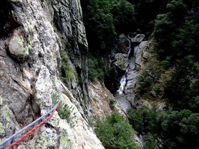 Roc de Mariailles, Voie des secouristes, longueur L1, Pyrénées Orientales