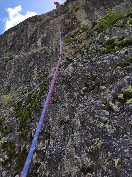 Voie `Niveau de crotte` à Ailefroide, Oisans, longueur L3