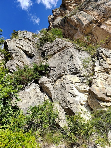 Voie `Petits Nenfants` au Ponteil, Oisans, attaque