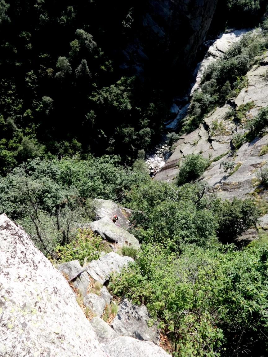 Parete di Embergeria, spigolo dei rododendri, Piémont occidental