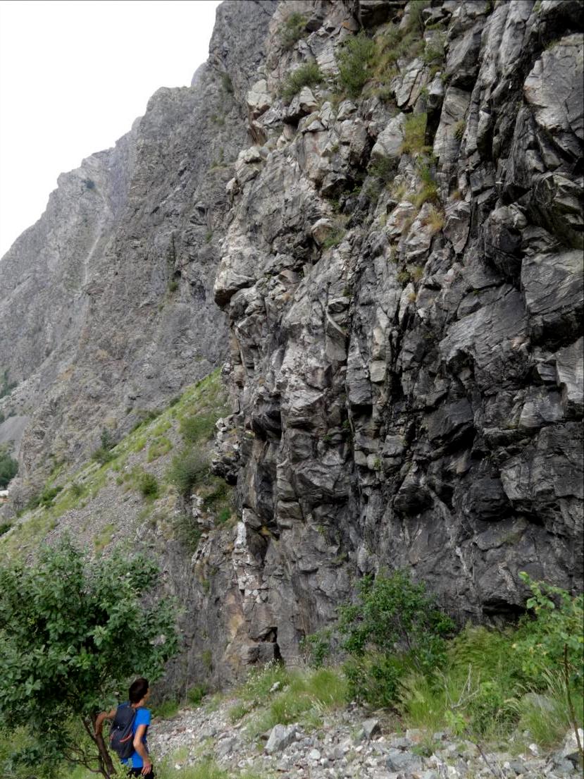 Paroi de la Pisse Noire, Le Pilier d`angle (première longueur), Oisans