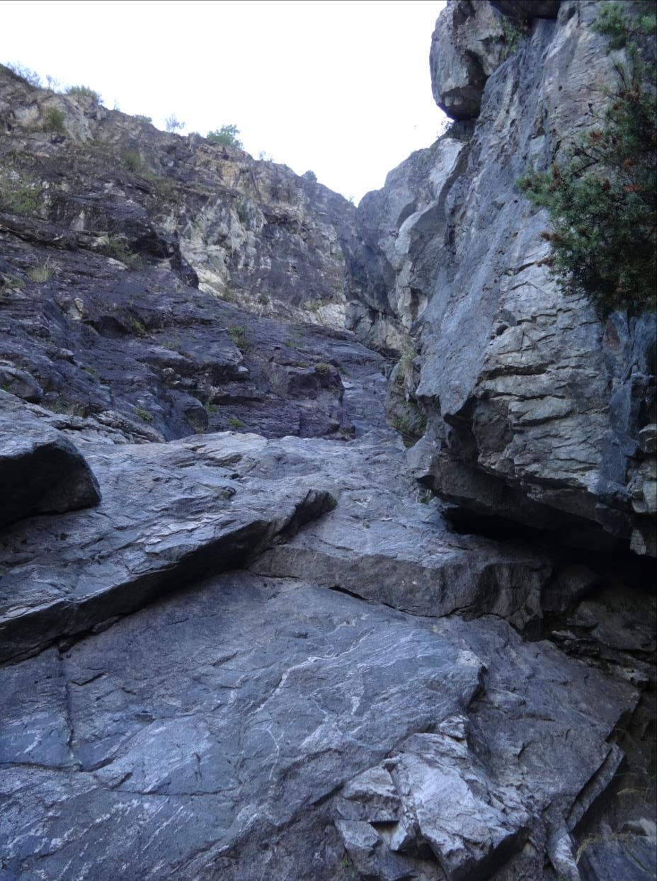 Rochers d`Armentier, voie du S, longueur L1, Oisans