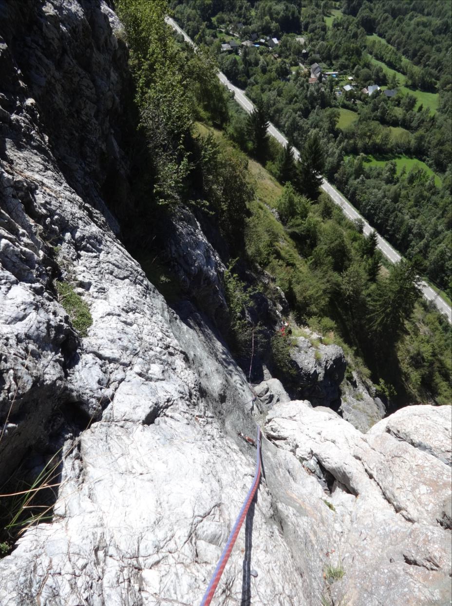 Rochers d`Armentier, voie du S, longueur L8, Oisans